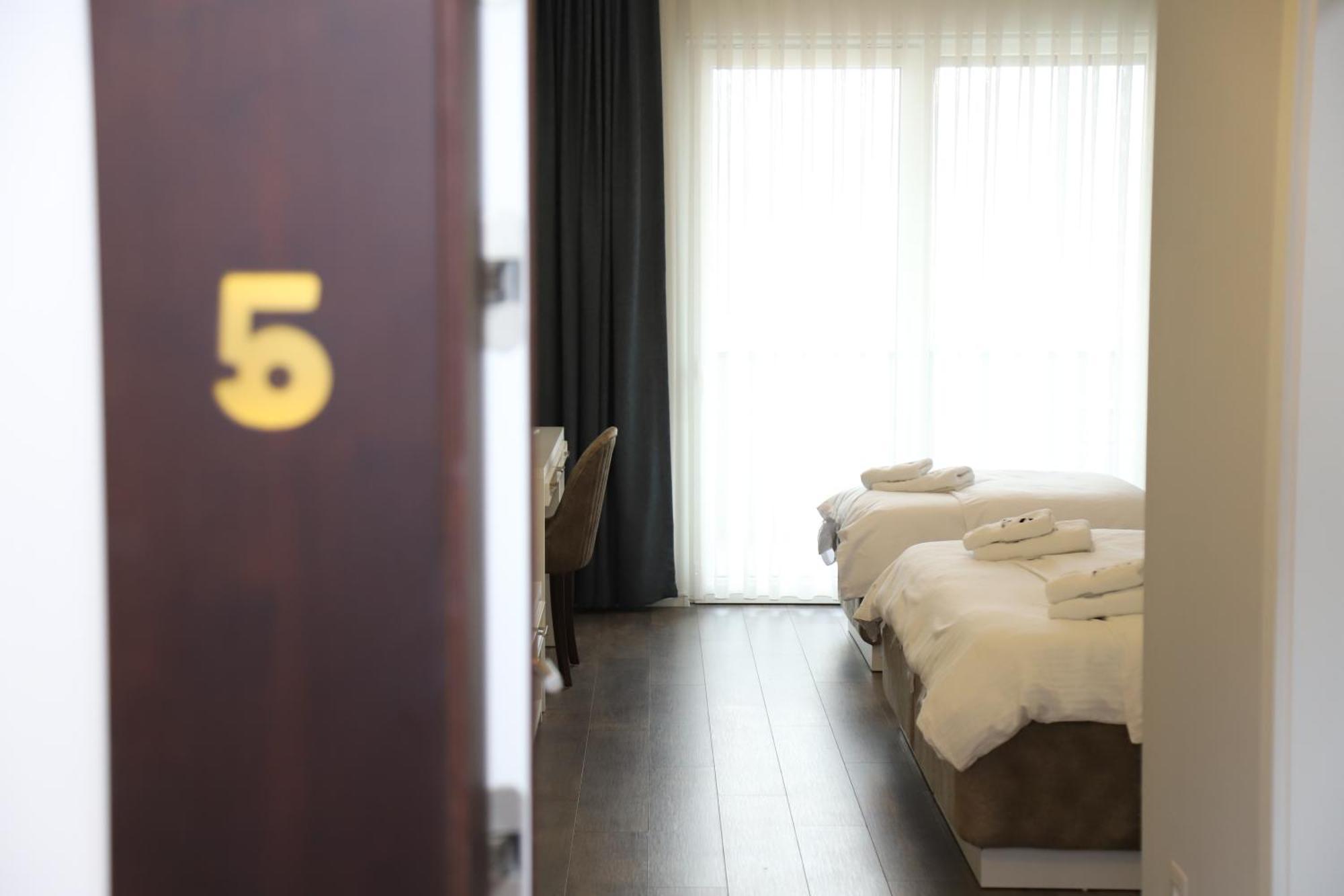 פריזרן Sky Hotel מראה חיצוני תמונה