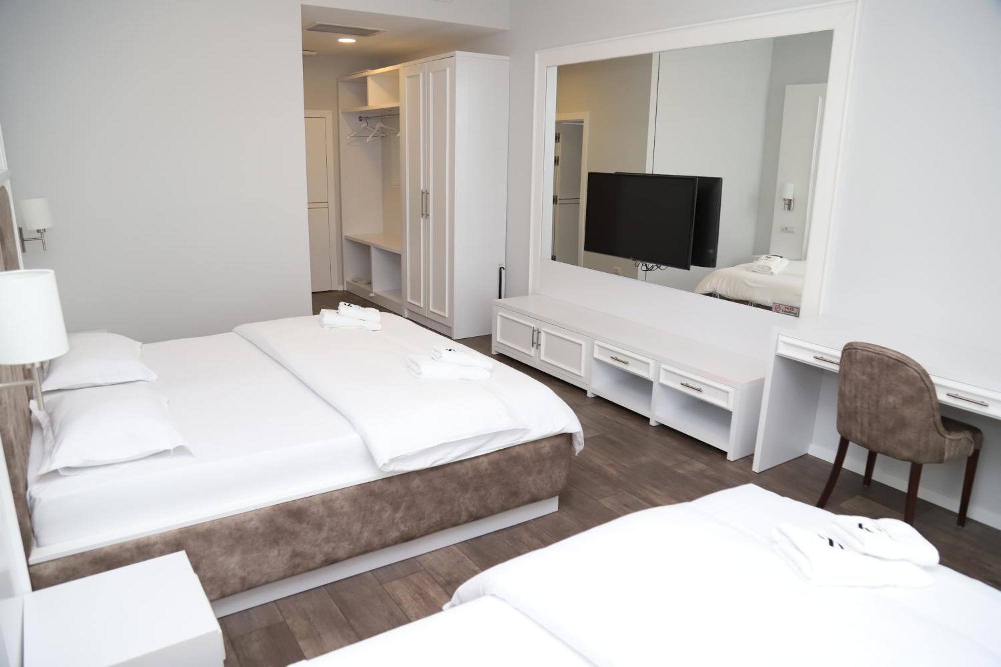 פריזרן Sky Hotel מראה חיצוני תמונה